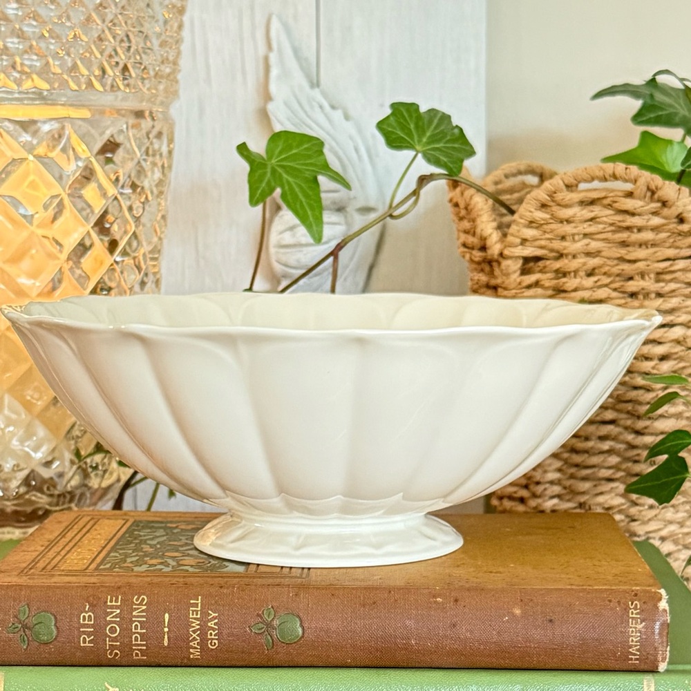 Vintage Lenox Lotus Collection,Gold Mark 8" Footed Creamy White Serving Bowl - Picture 3 of 7